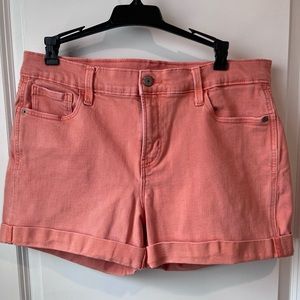 Old Navy mid-rise boyfriend short - size 12